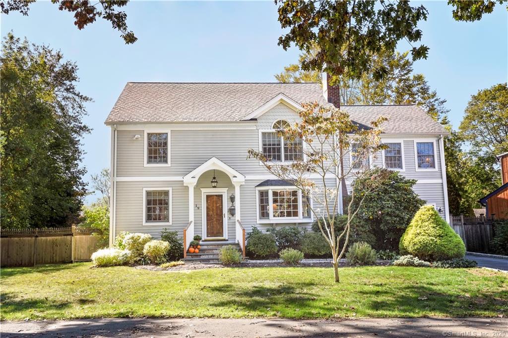 19 Meadow Court Fairfield CT 06824