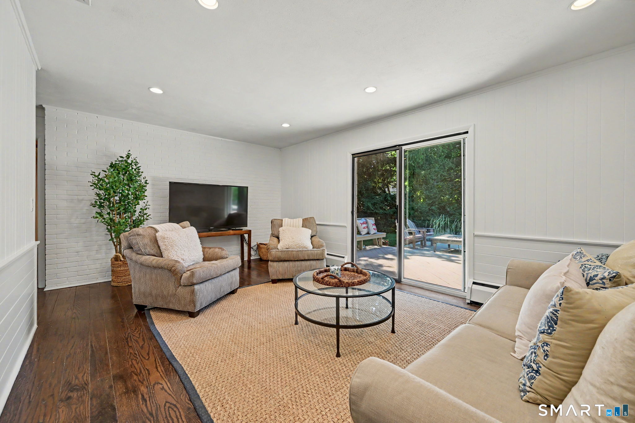 19 Crooked Trail Norwalk CT 06853
