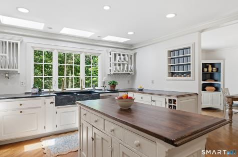 62 Blacksmith Ridge Road Ridgefield CT 06877
