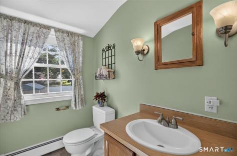 127 Helaine Road Manchester CT 06042