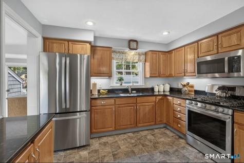 127 Helaine Road Manchester CT 06042