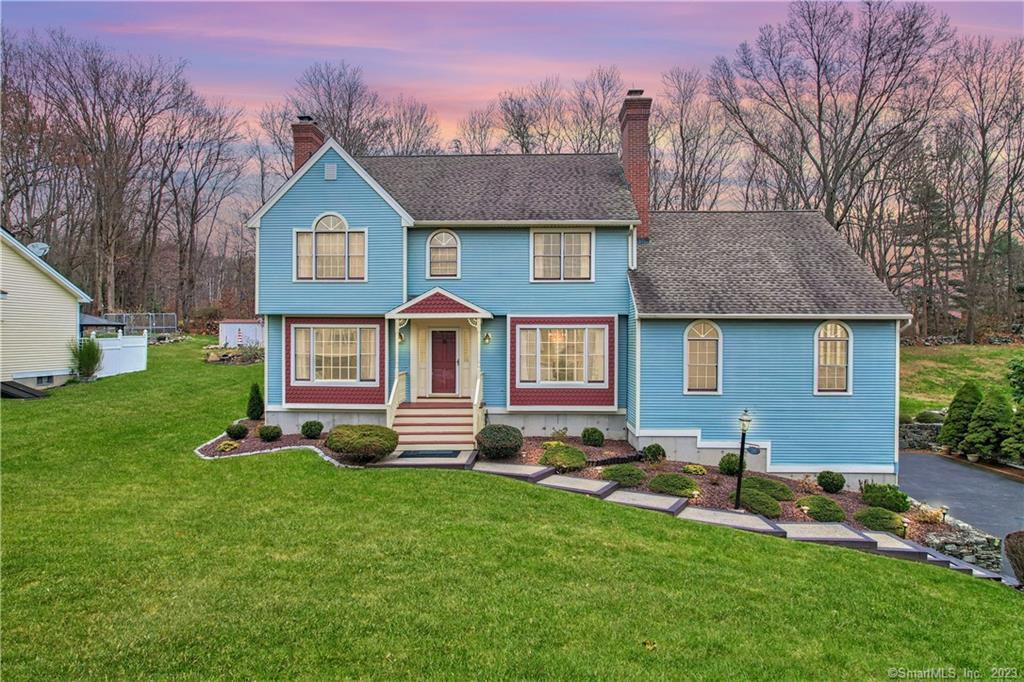 25 Country Club Woods Circle Waterbury CT 06708