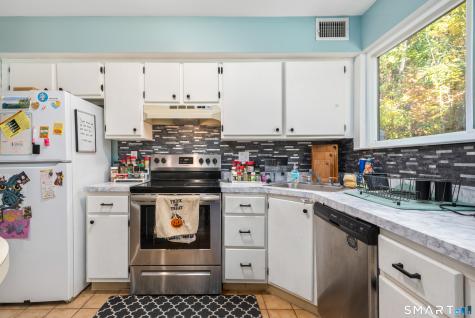 35 Chatham Lane Bristol CT 06010