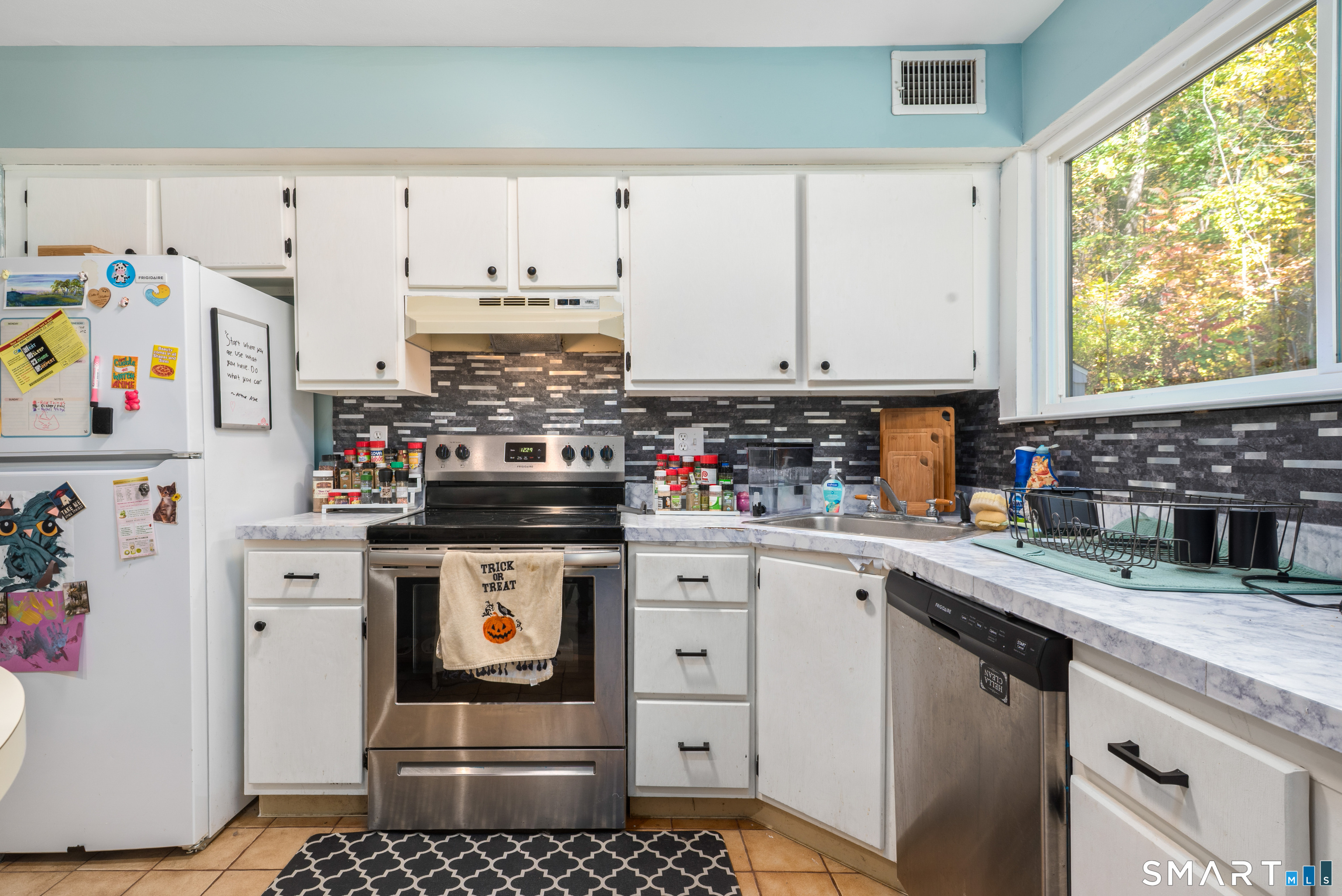 35 Chatham Lane Bristol CT 06010