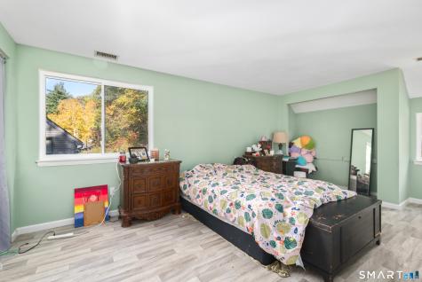 35 Chatham Lane Bristol CT 06010