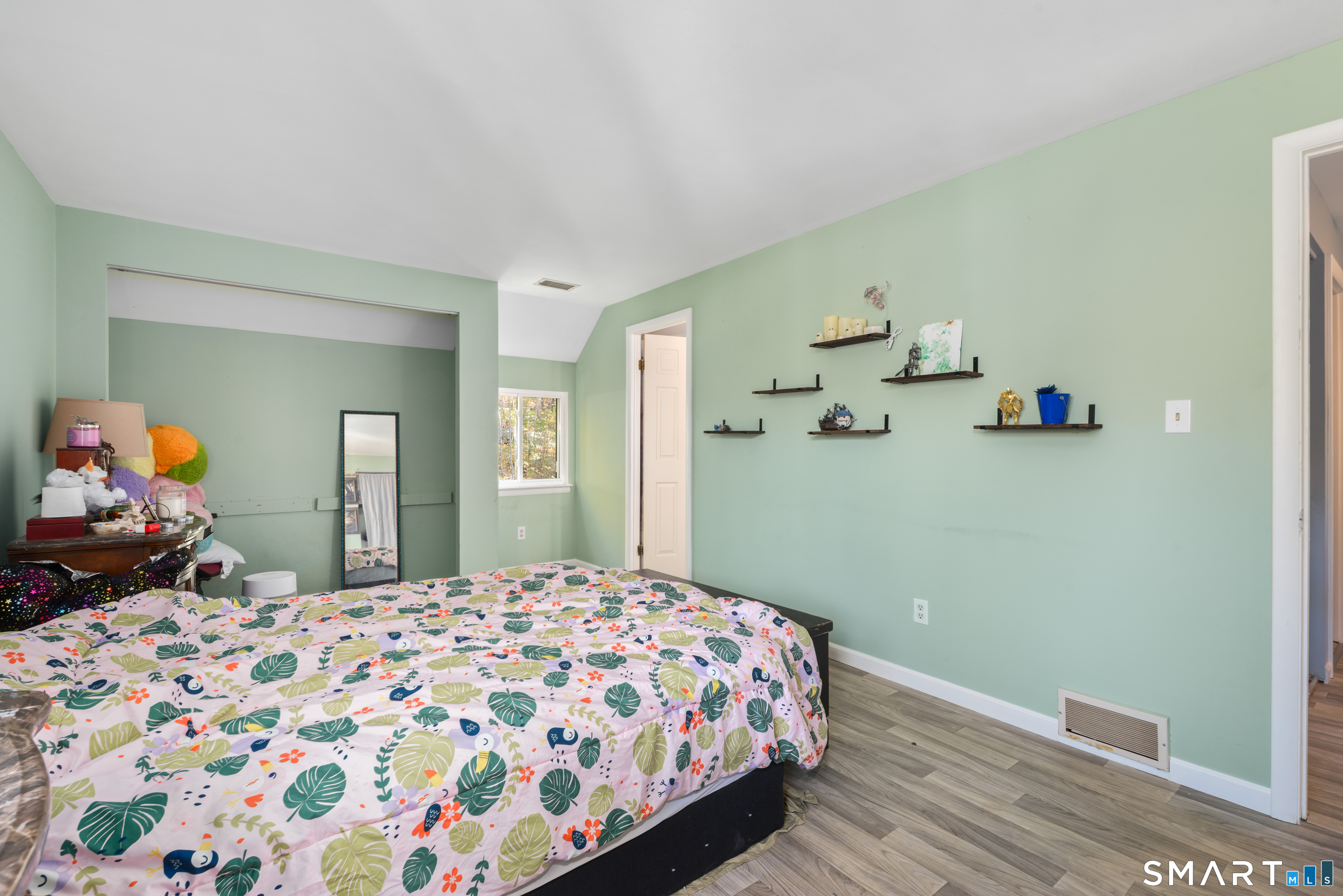 35 Chatham Lane Bristol CT 06010