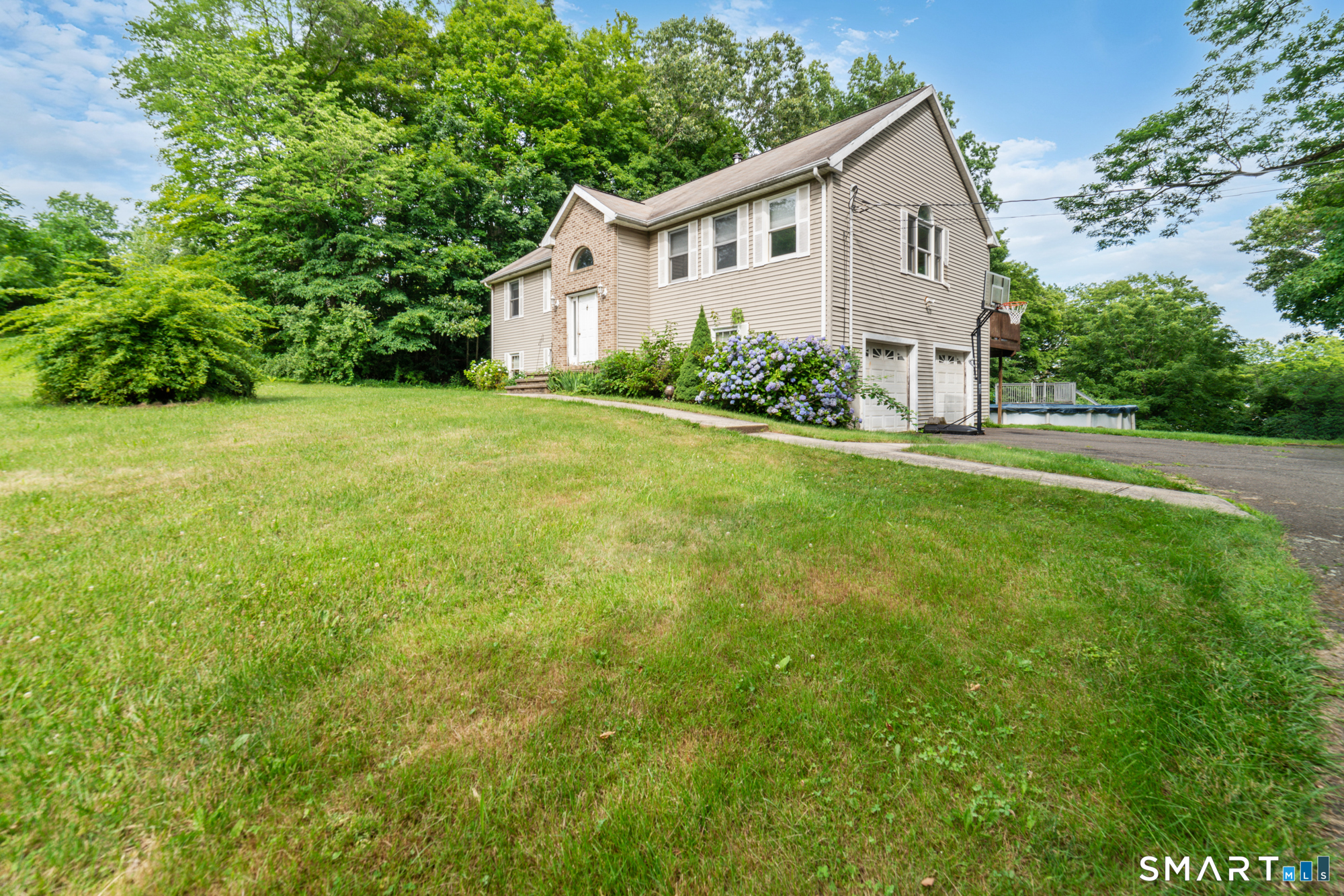 1 Lasalette Way North Branford CT 06471
