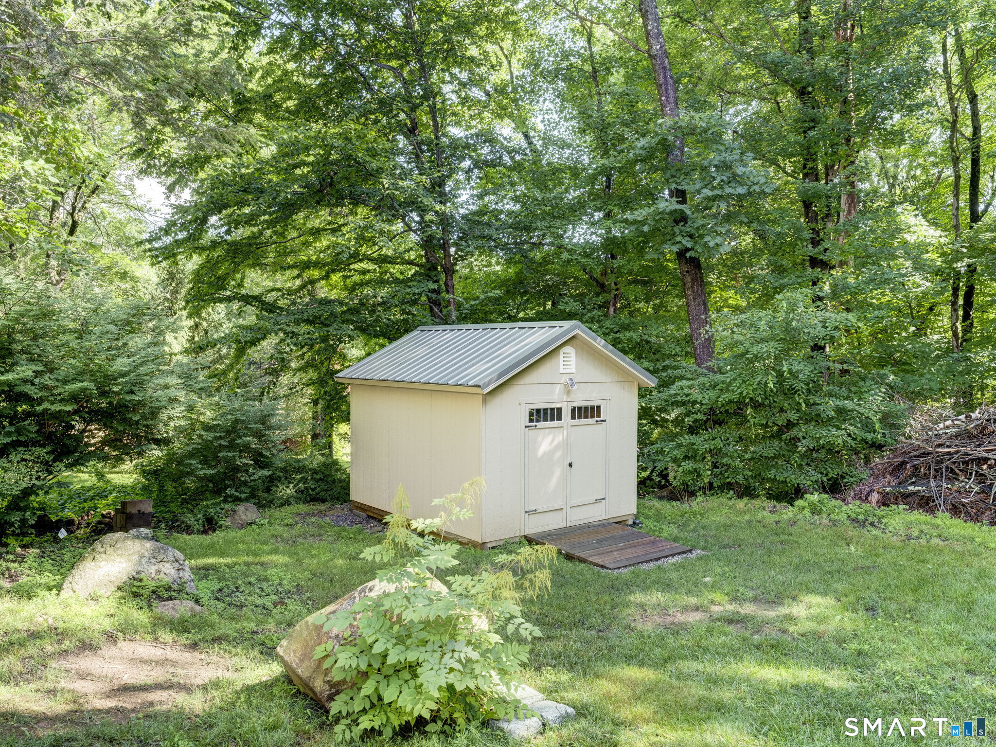 12 School House Hill Burlington CT 06013