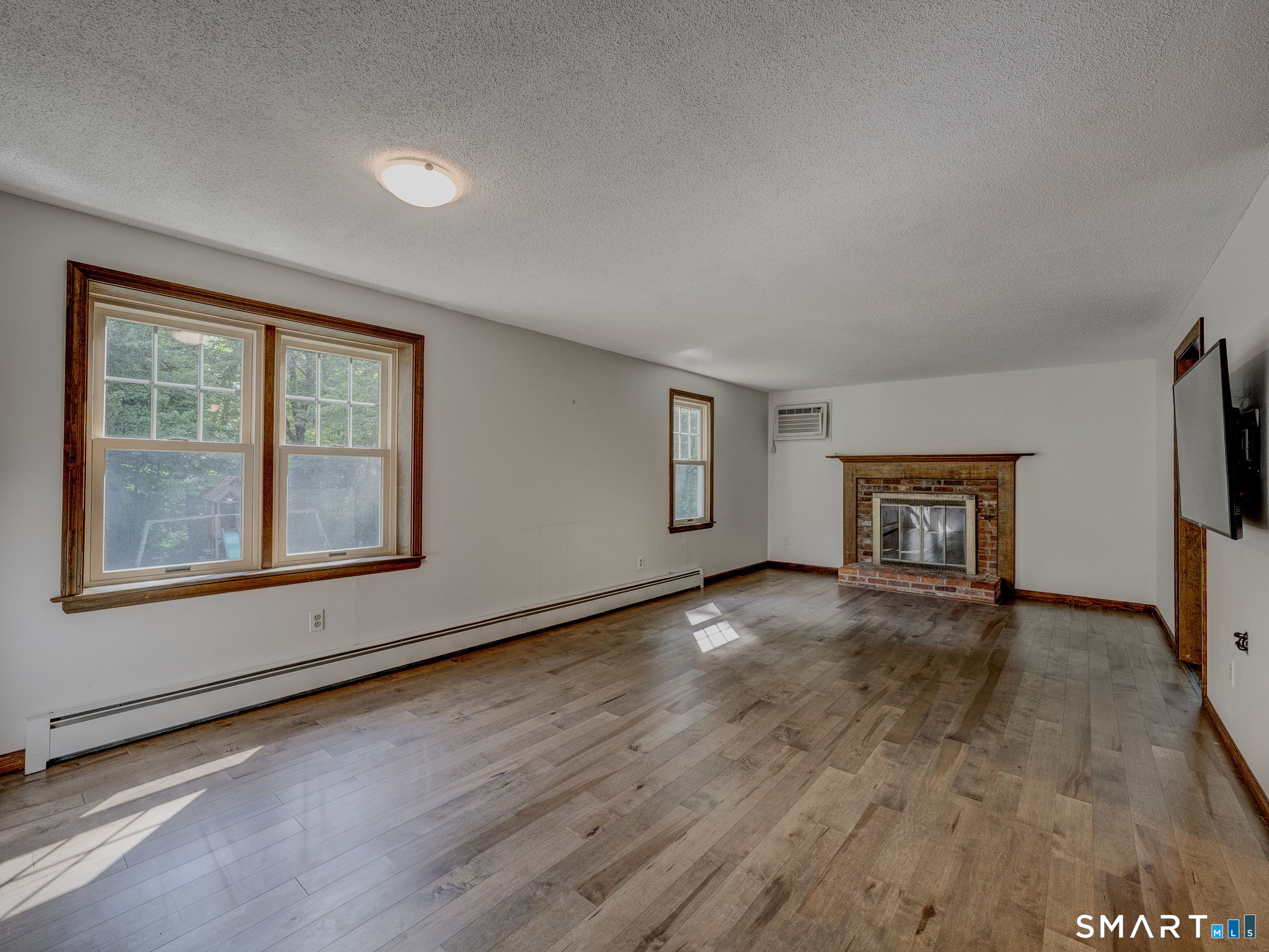 12 School House Hill Burlington CT 06013