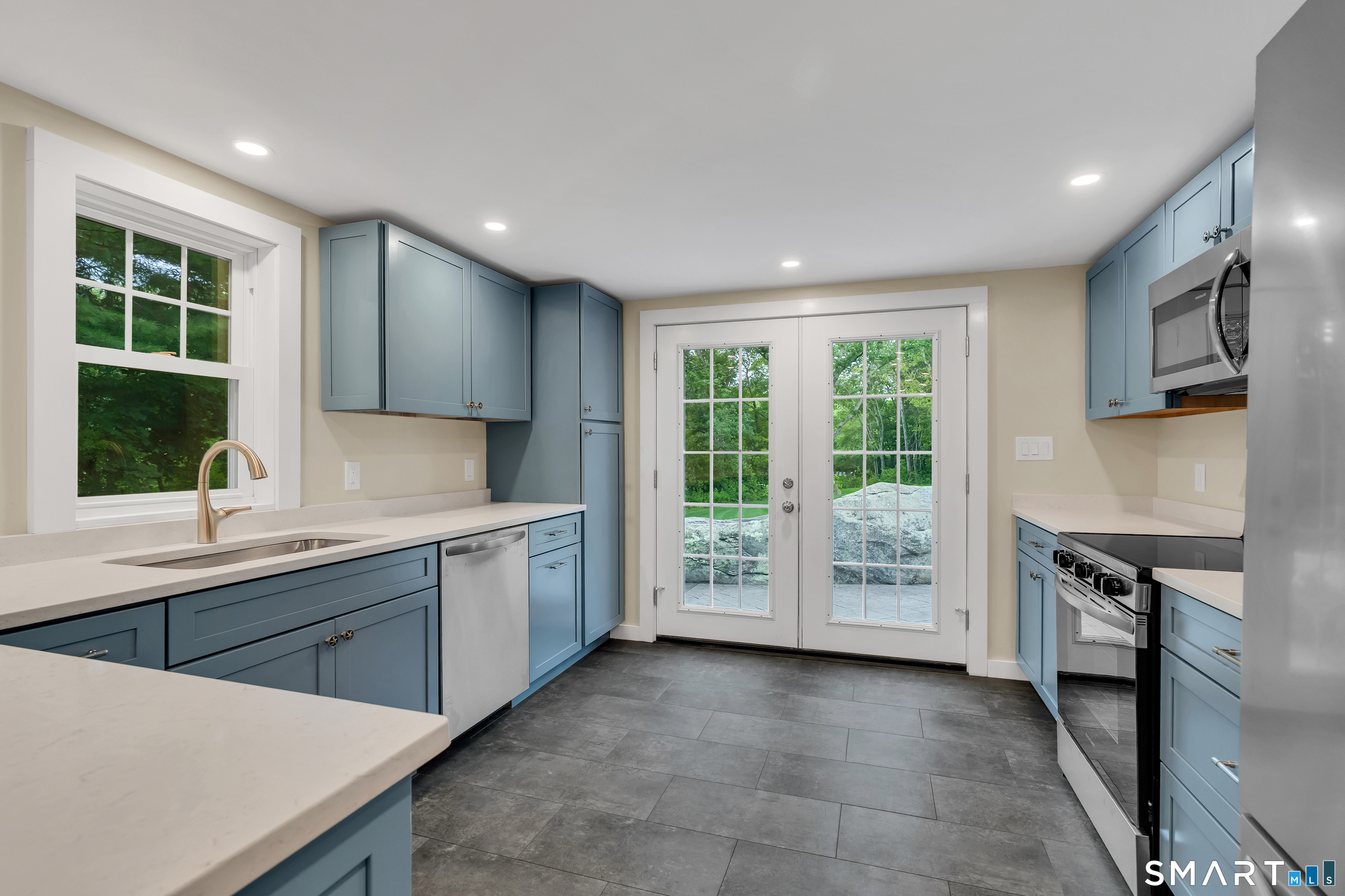 41 Maple Street Stonington CT 06378