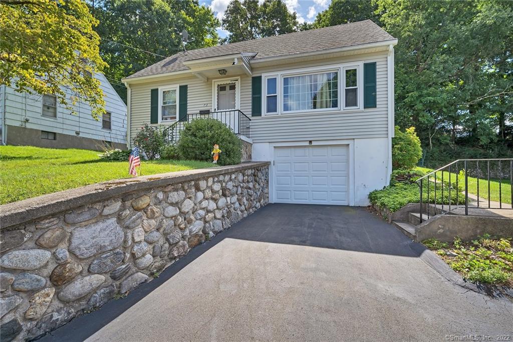 73 Carolyn Circle Naugatuck CT 06770