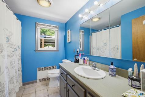 25 Hilltop Drive Portland CT 06480