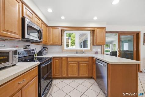 25 Hilltop Drive Portland CT 06480