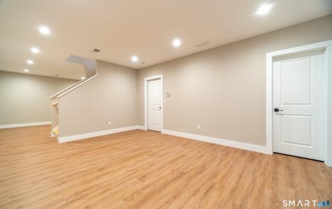 6 Beechwood Drive Essex CT 06442
