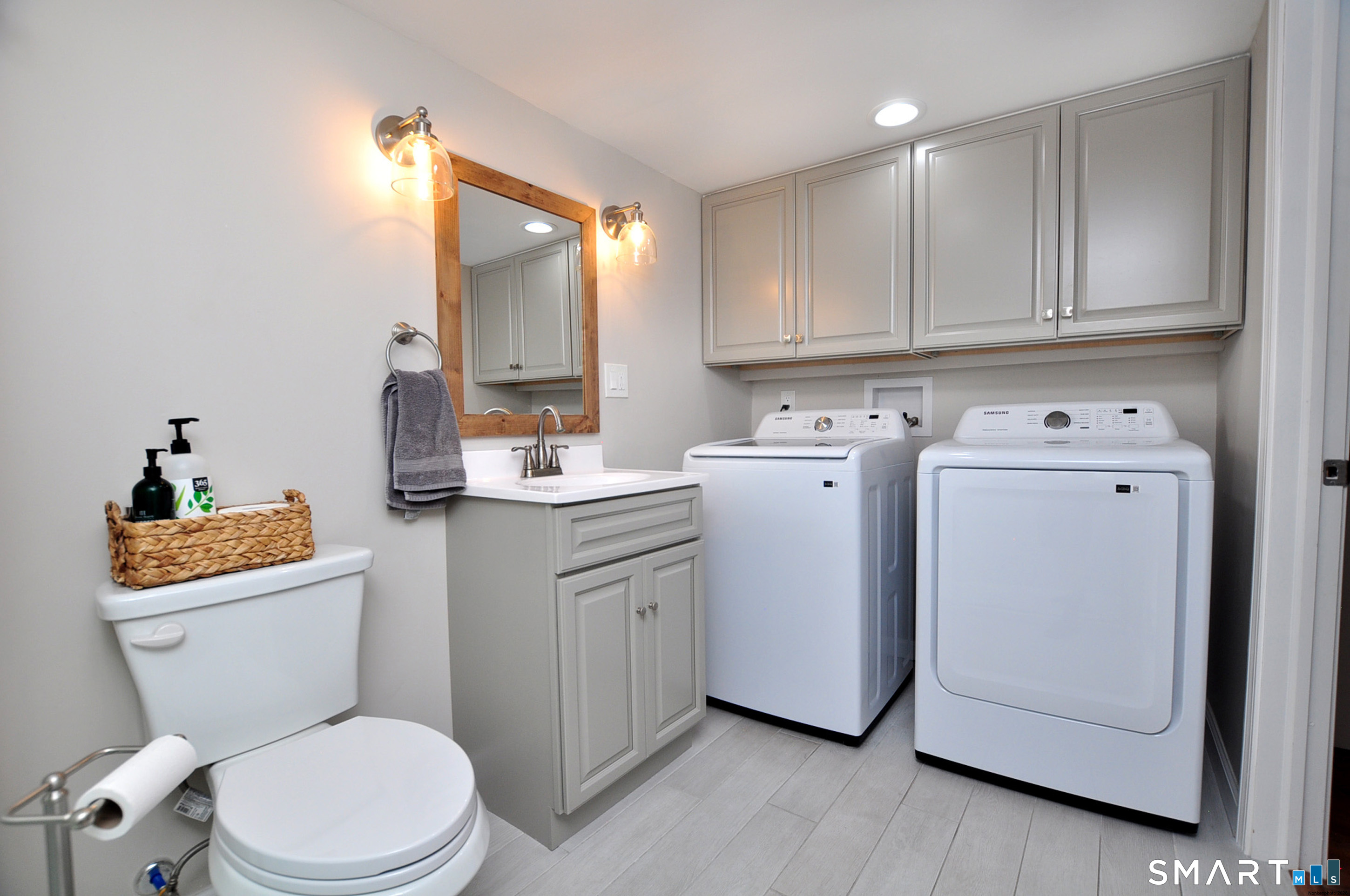 429 South Stone Street Suffield CT 06093
