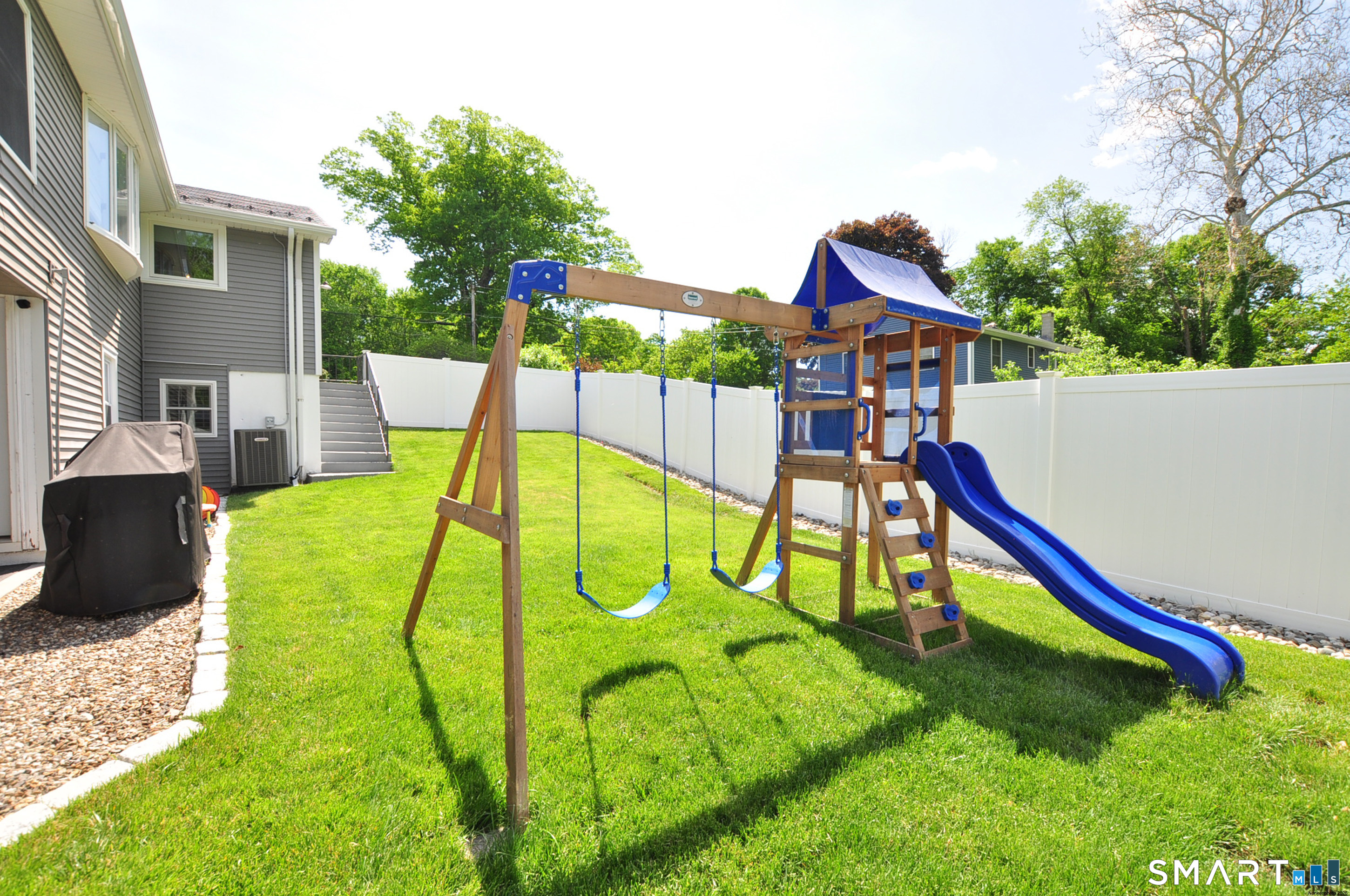 429 South Stone Street Suffield CT 06093