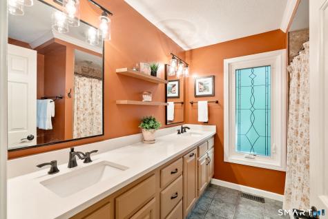 5 Beacon Heath Farmington CT 06032