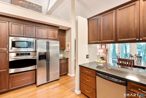 5 Beacon Heath Farmington CT 06032