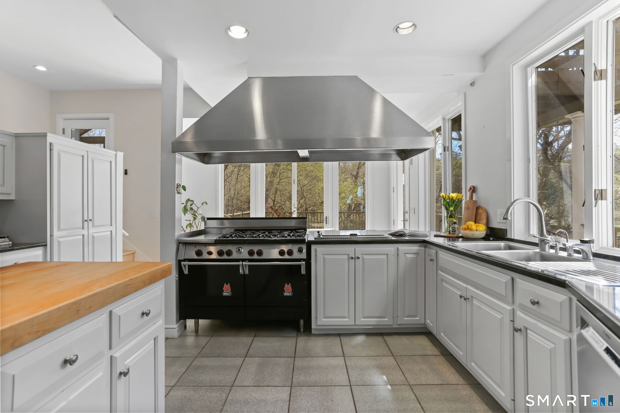 32 Buttonball Lane Weston CT 06883