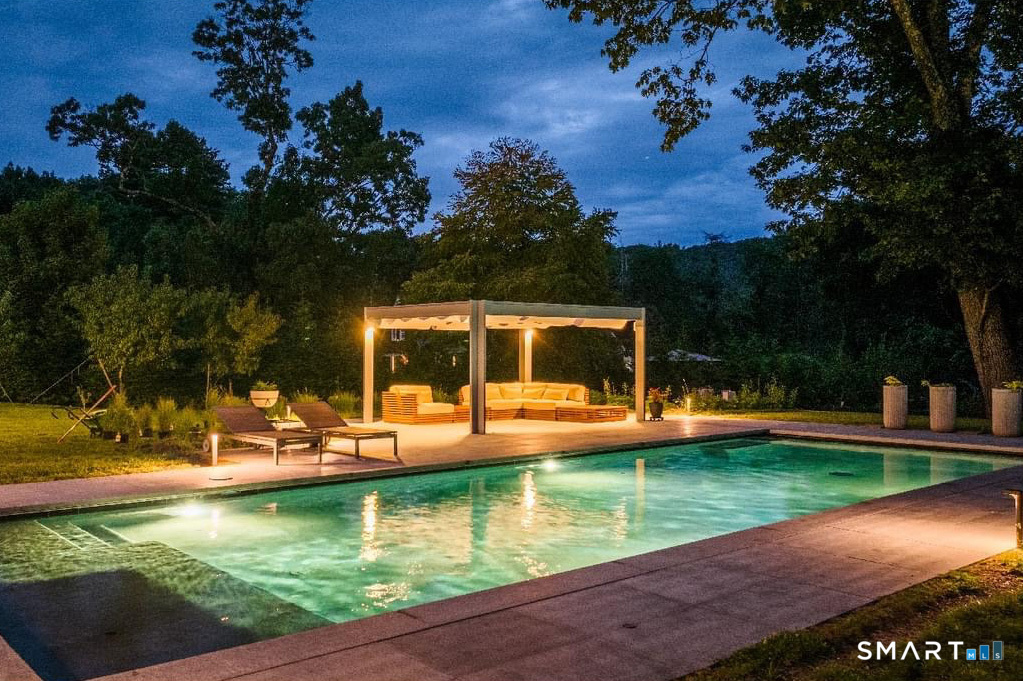 504 Deercliff Road Avon CT 06001