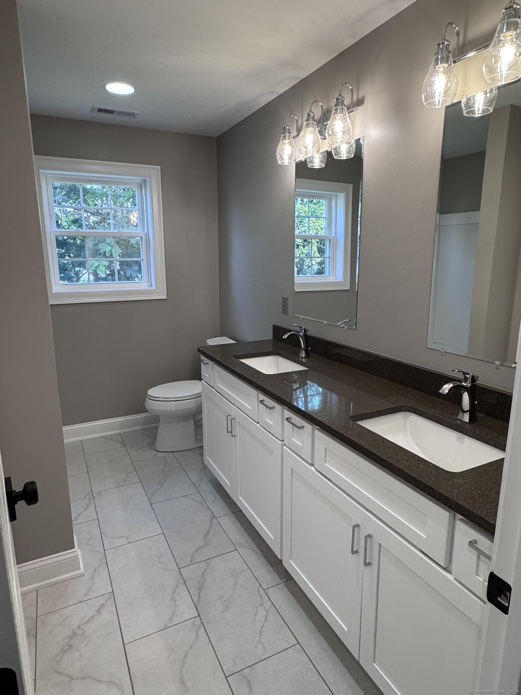 21 Charles Street Enfield CT 06082