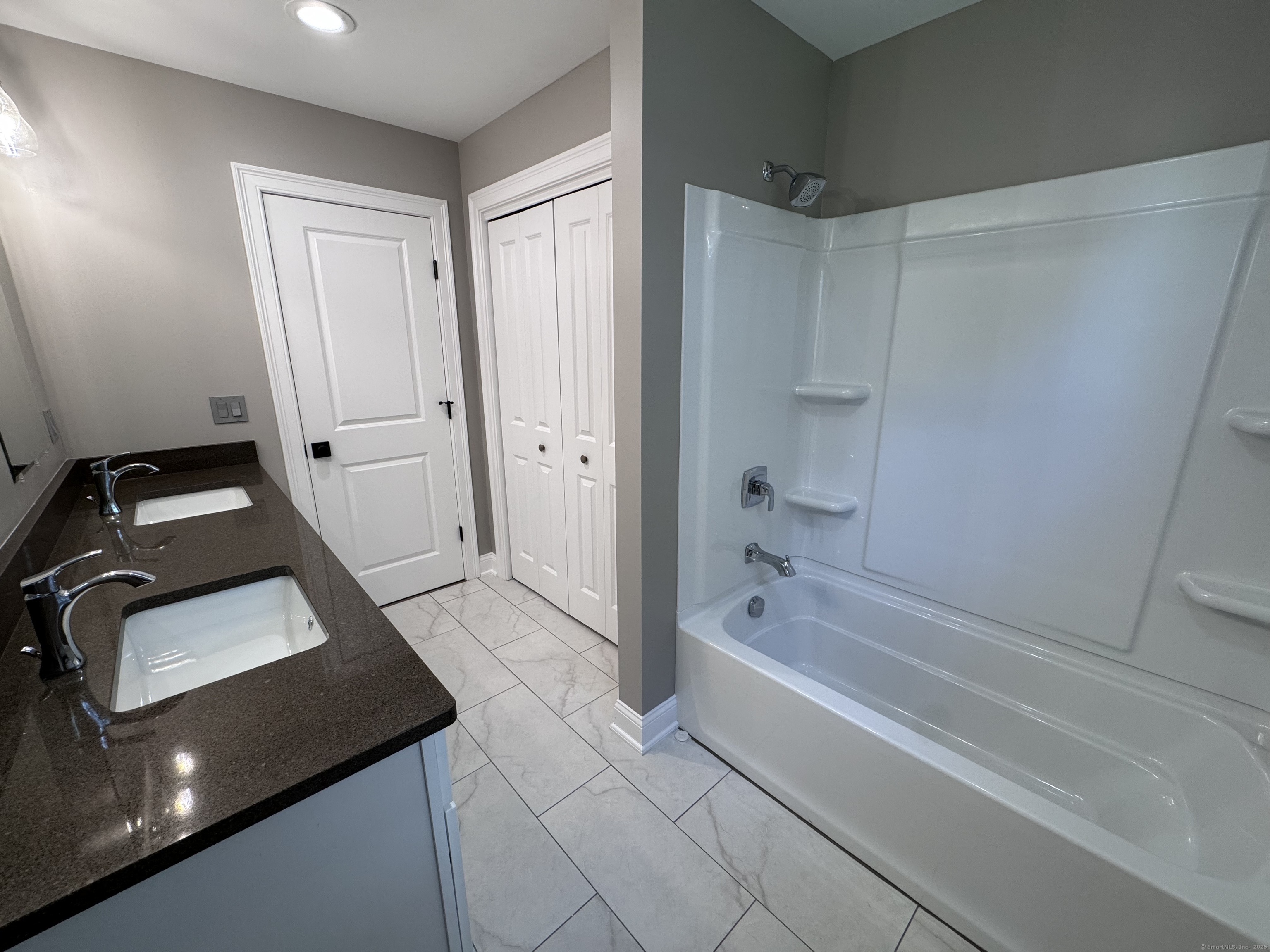 21 Charles Street Enfield CT 06082