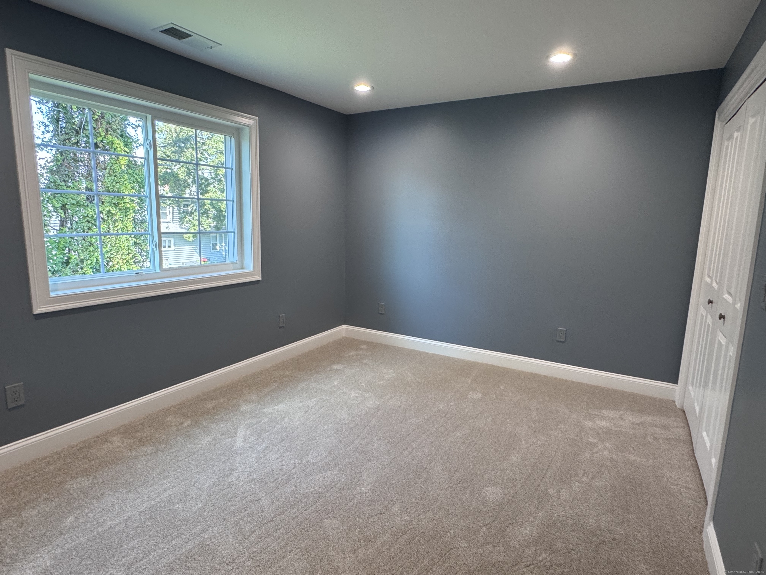 21 Charles Street Enfield CT 06082