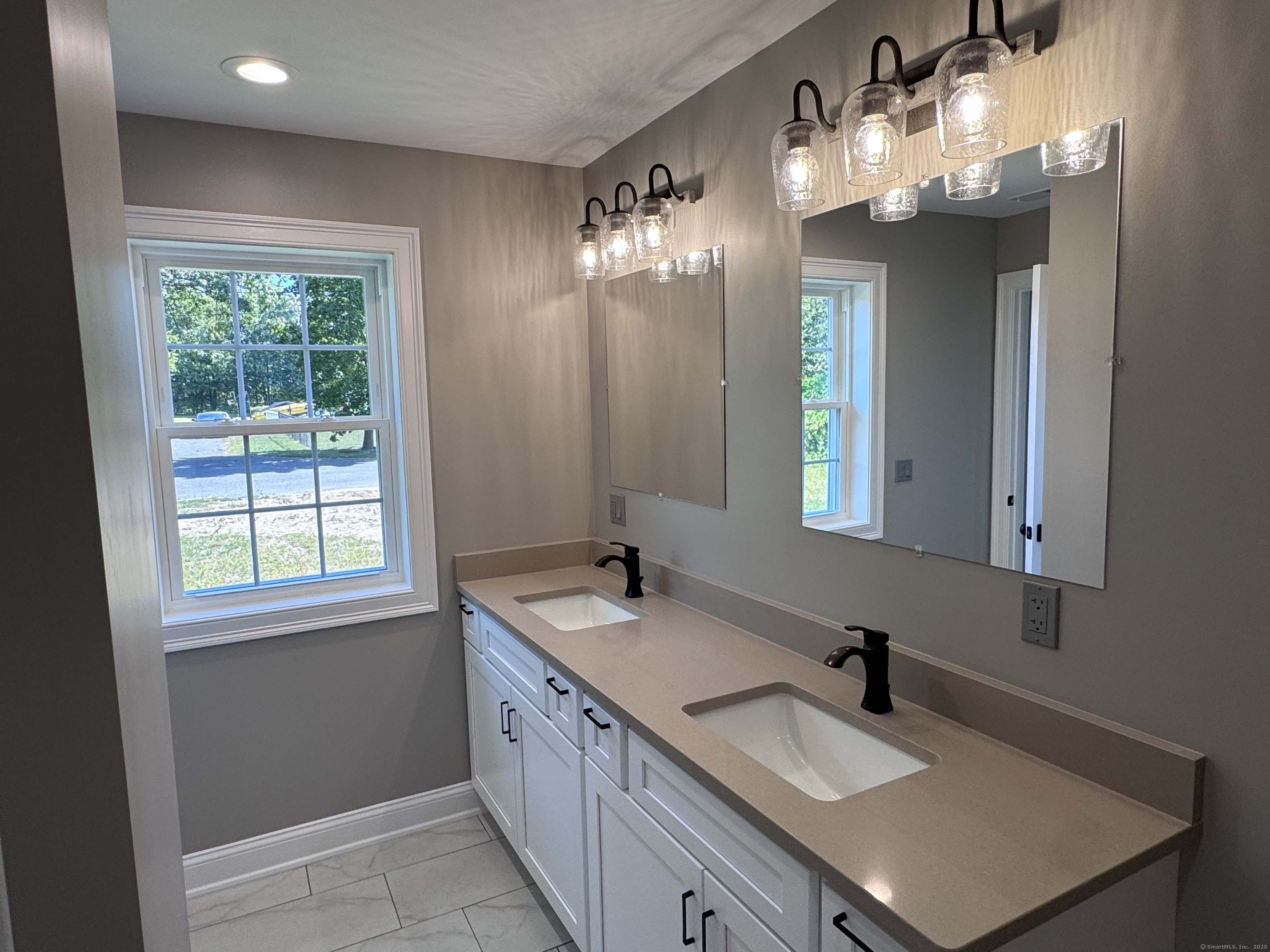 21 Charles Street Enfield CT 06082