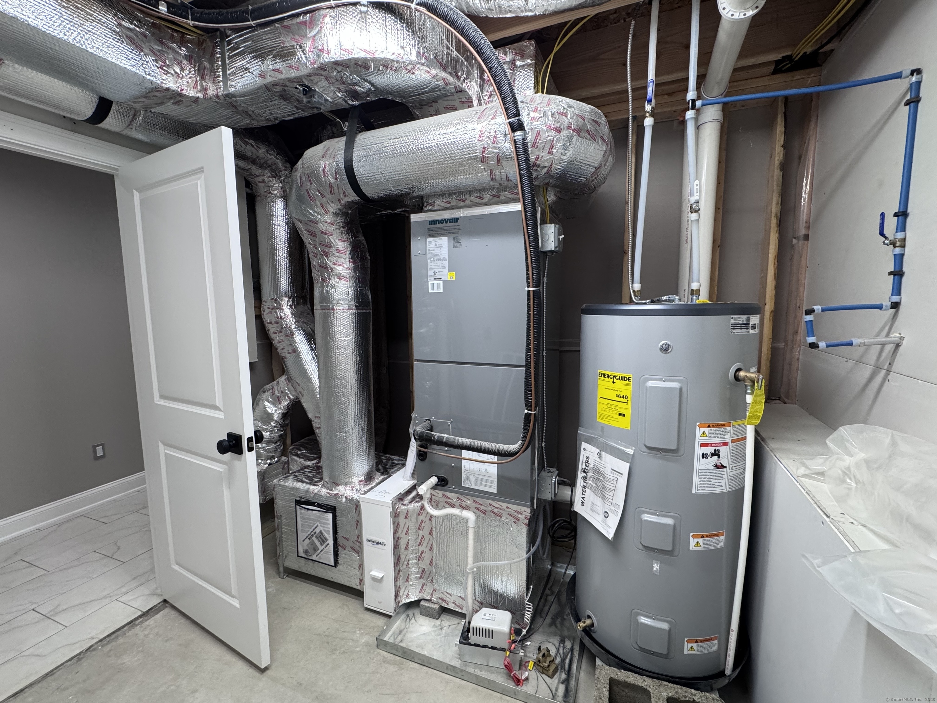 21 Charles Street Enfield CT 06082