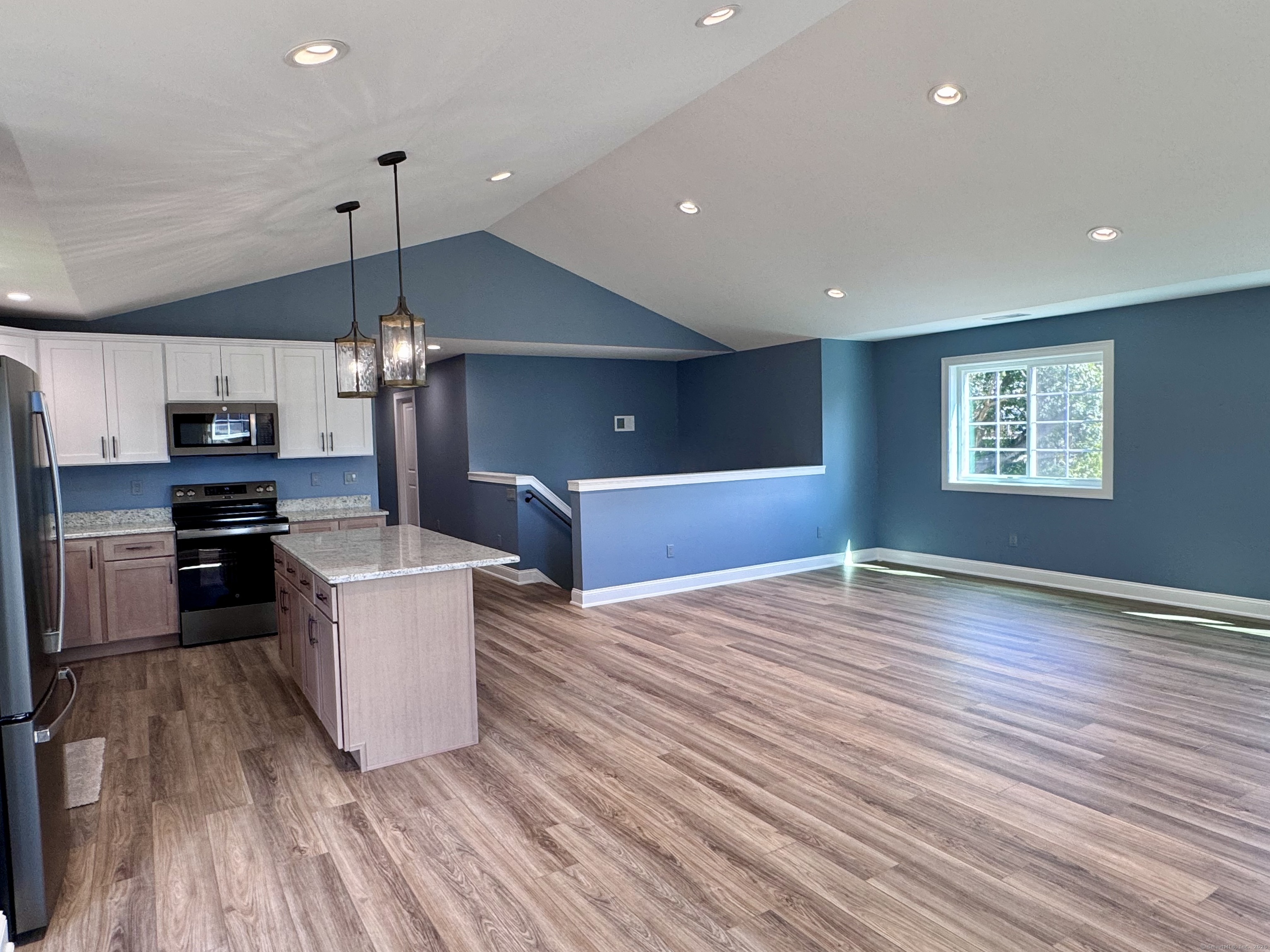 21 Charles Street Enfield CT 06082