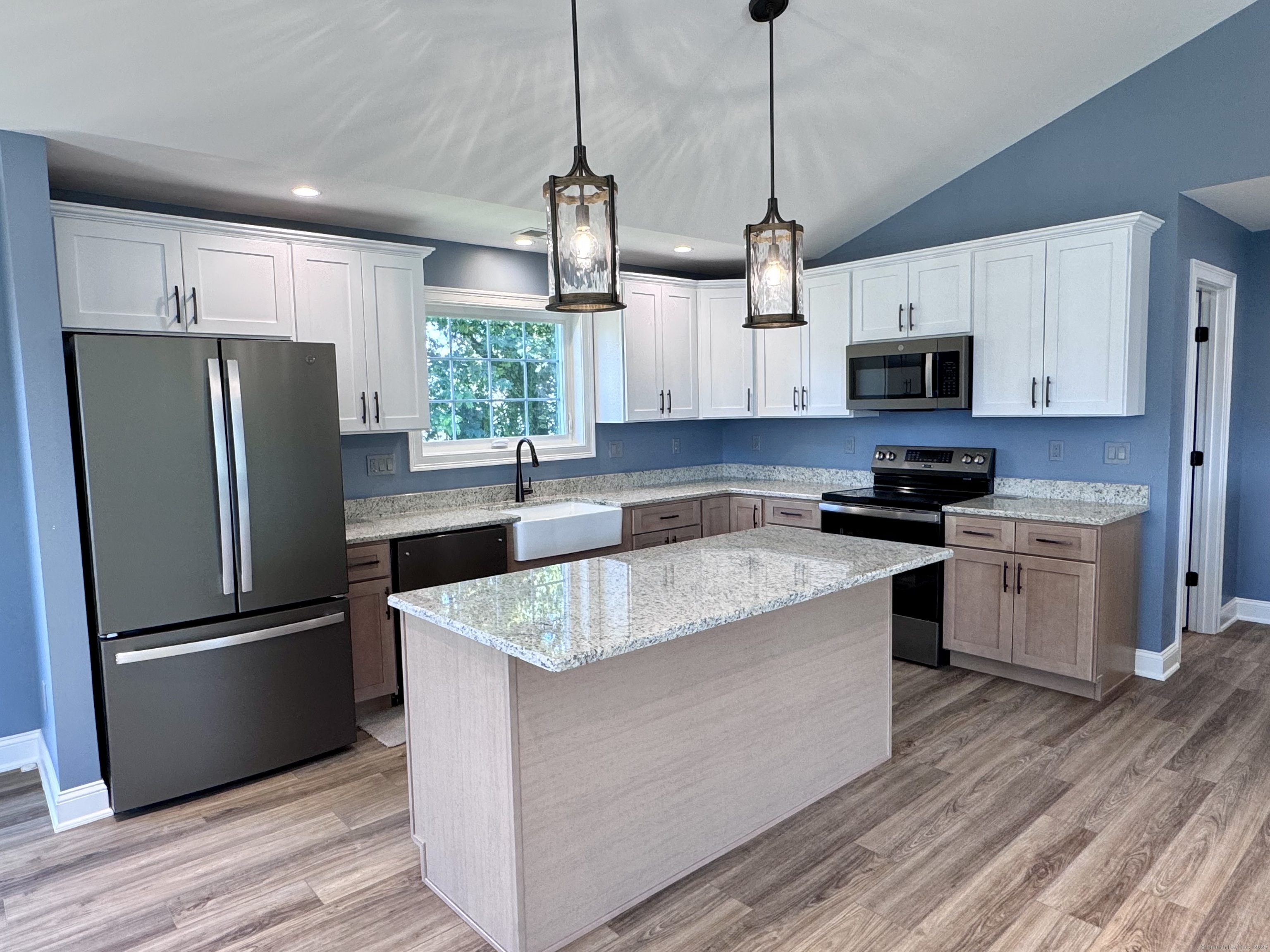 21 Charles Street Enfield CT 06082