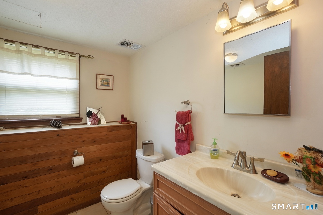 6 Tiffany Lane Bloomfield CT 06002