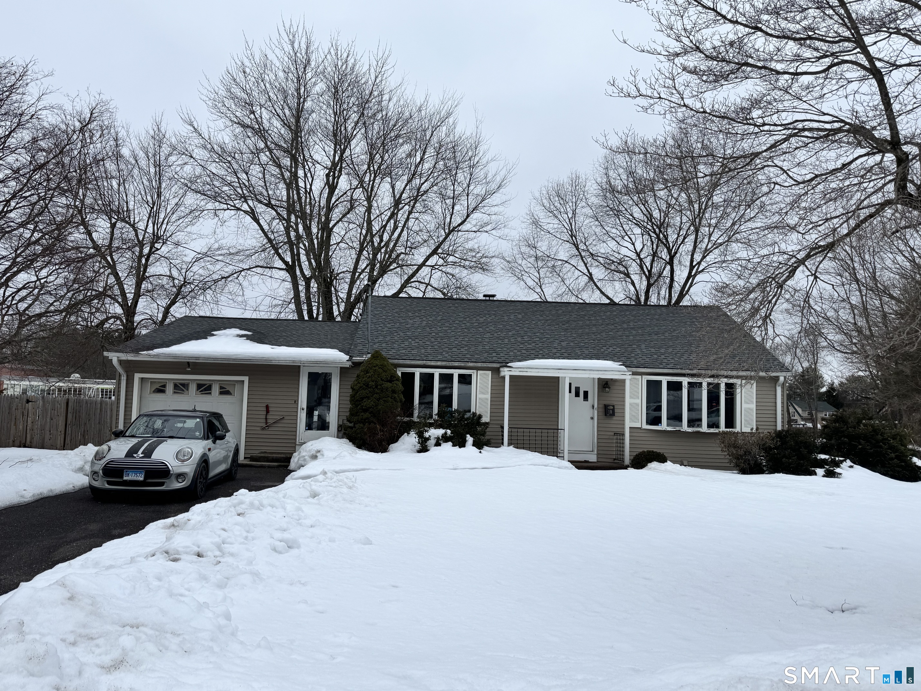 10 Hamilton Court Enfield CT 06082