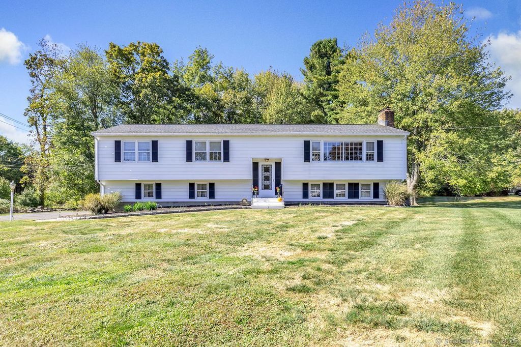 Orange CT, 484 New England Lane
