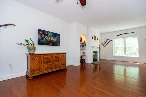 127 Massapeag Road Montville CT 06382