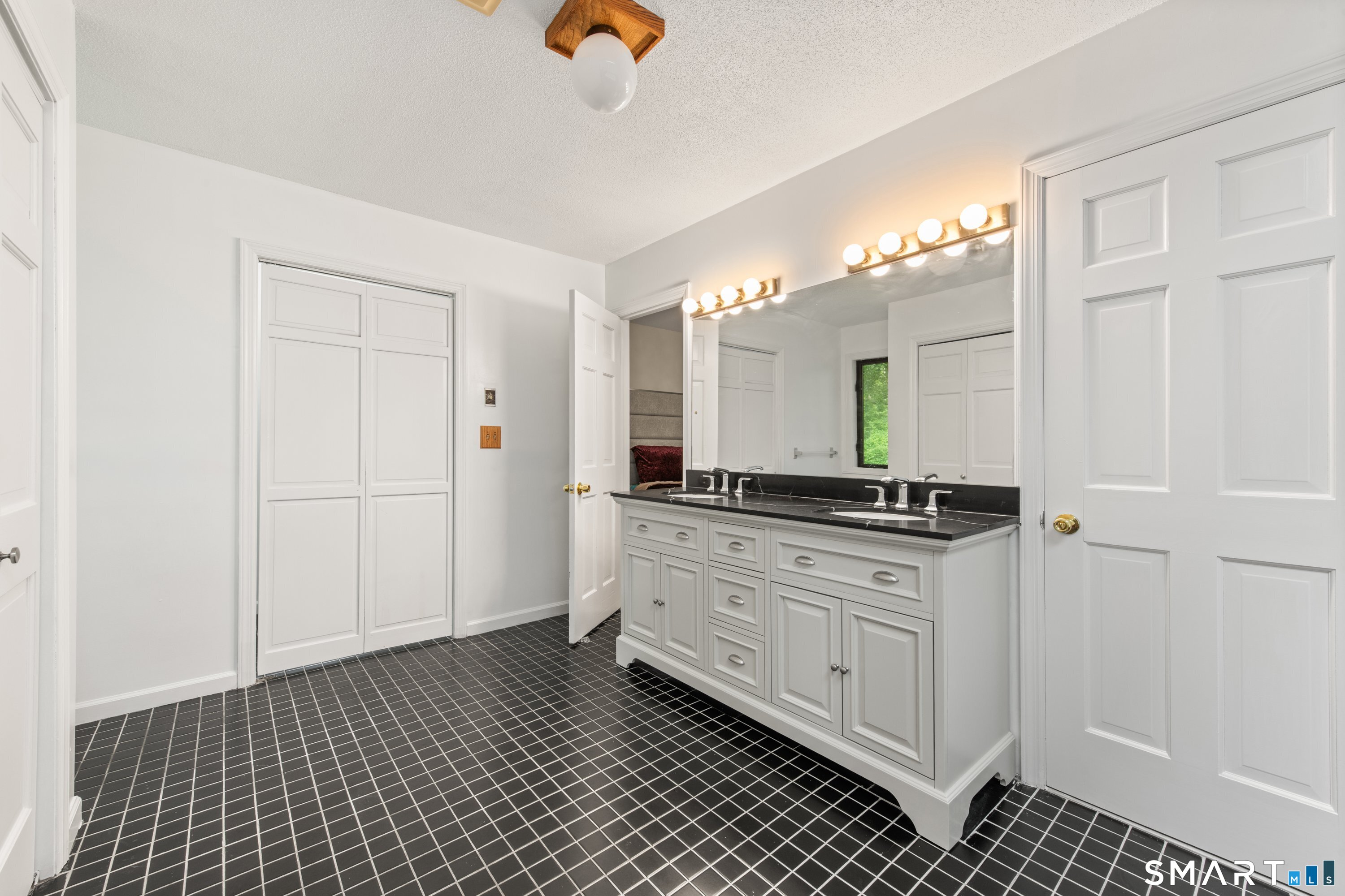 223 Sterling Road Trumbull CT 06611