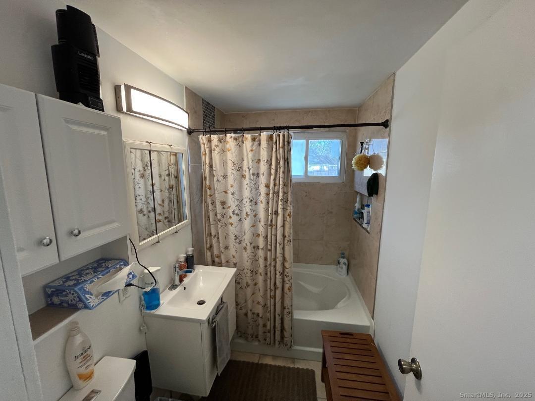 6 Rondy Lane East Hartford CT 06108