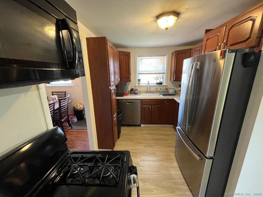 6 Rondy Lane East Hartford CT 06108