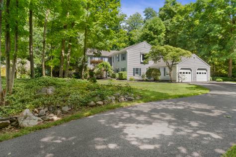 1 Aramon Circle Brookfield CT 06804