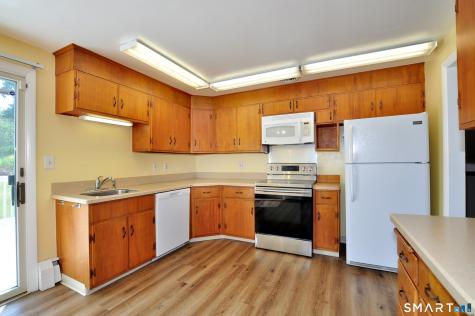 5 Garrison Terrace Bloomfield CT 06002