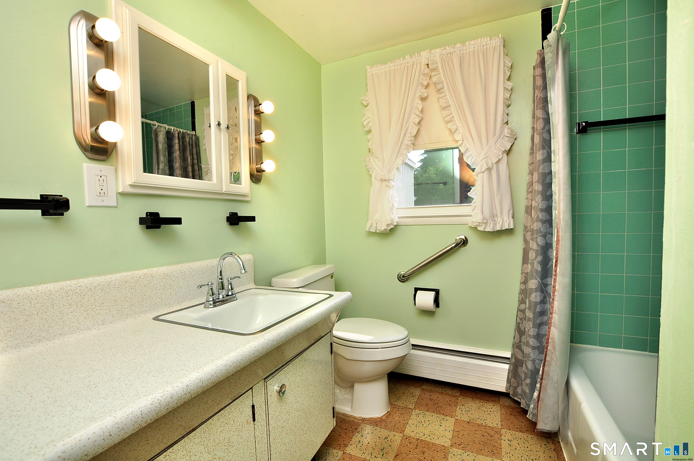 5 Garrison Terrace Bloomfield CT 06002