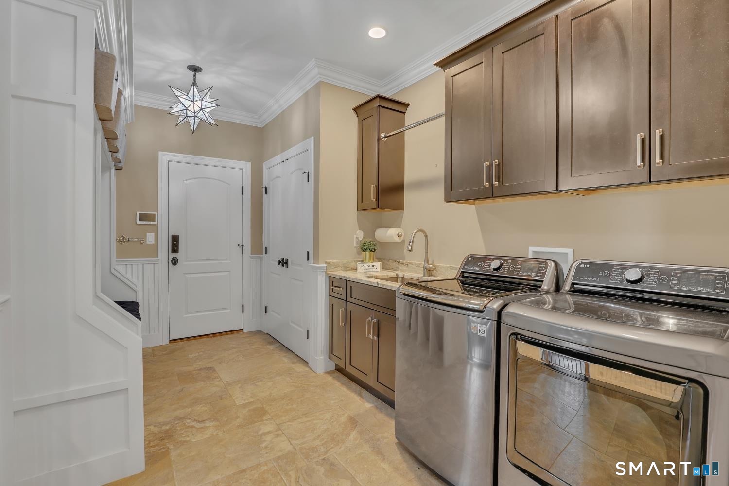 1 Ridgebury Road Simsbury CT 06001