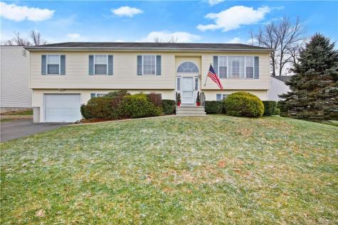 3 Oaktree Court Bethel CT 06801