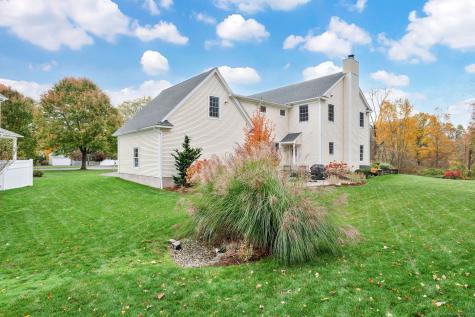 29 Fox Mead Suffield CT 06078