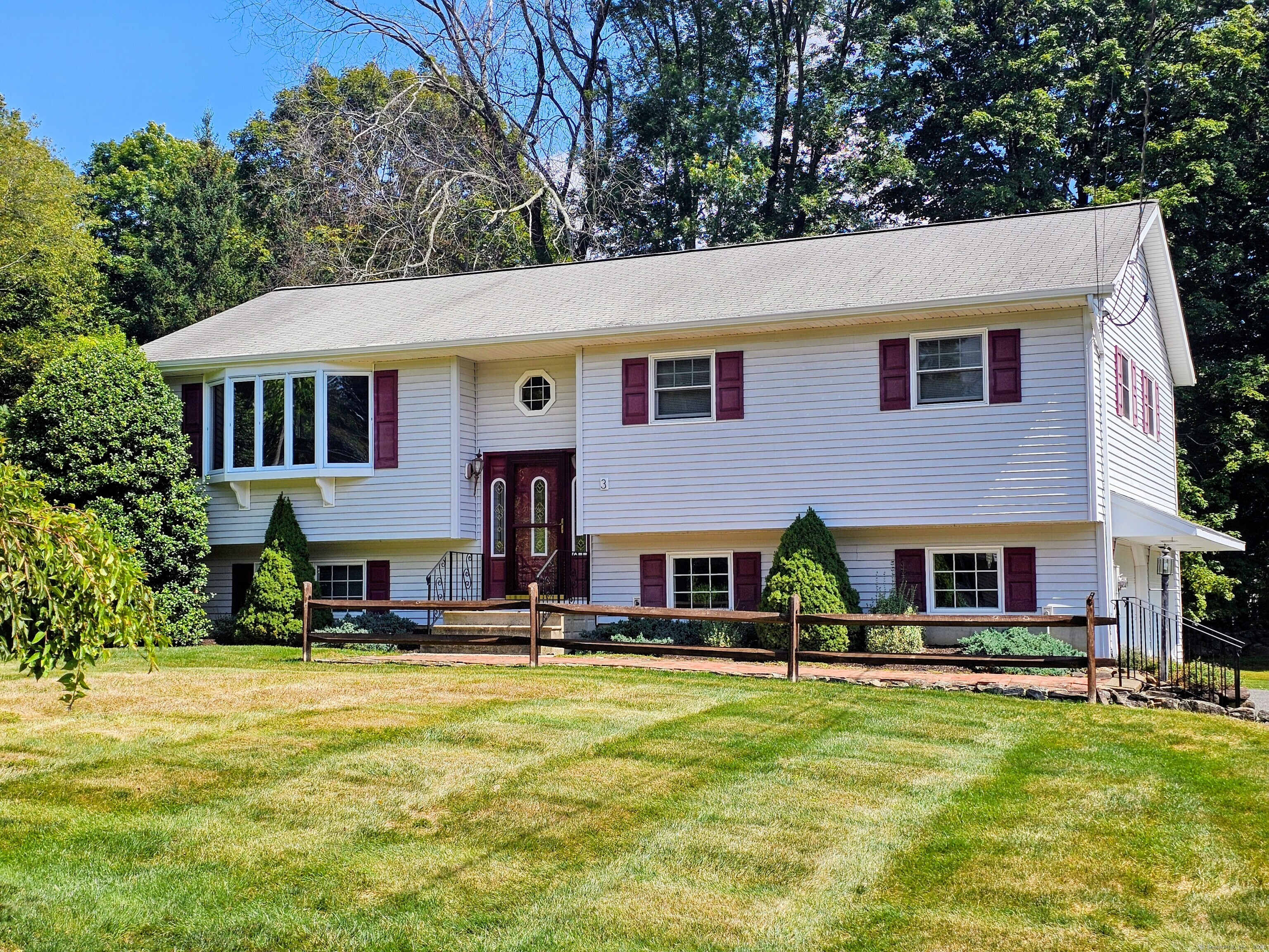 3 Robinhood Road Danbury CT 06811