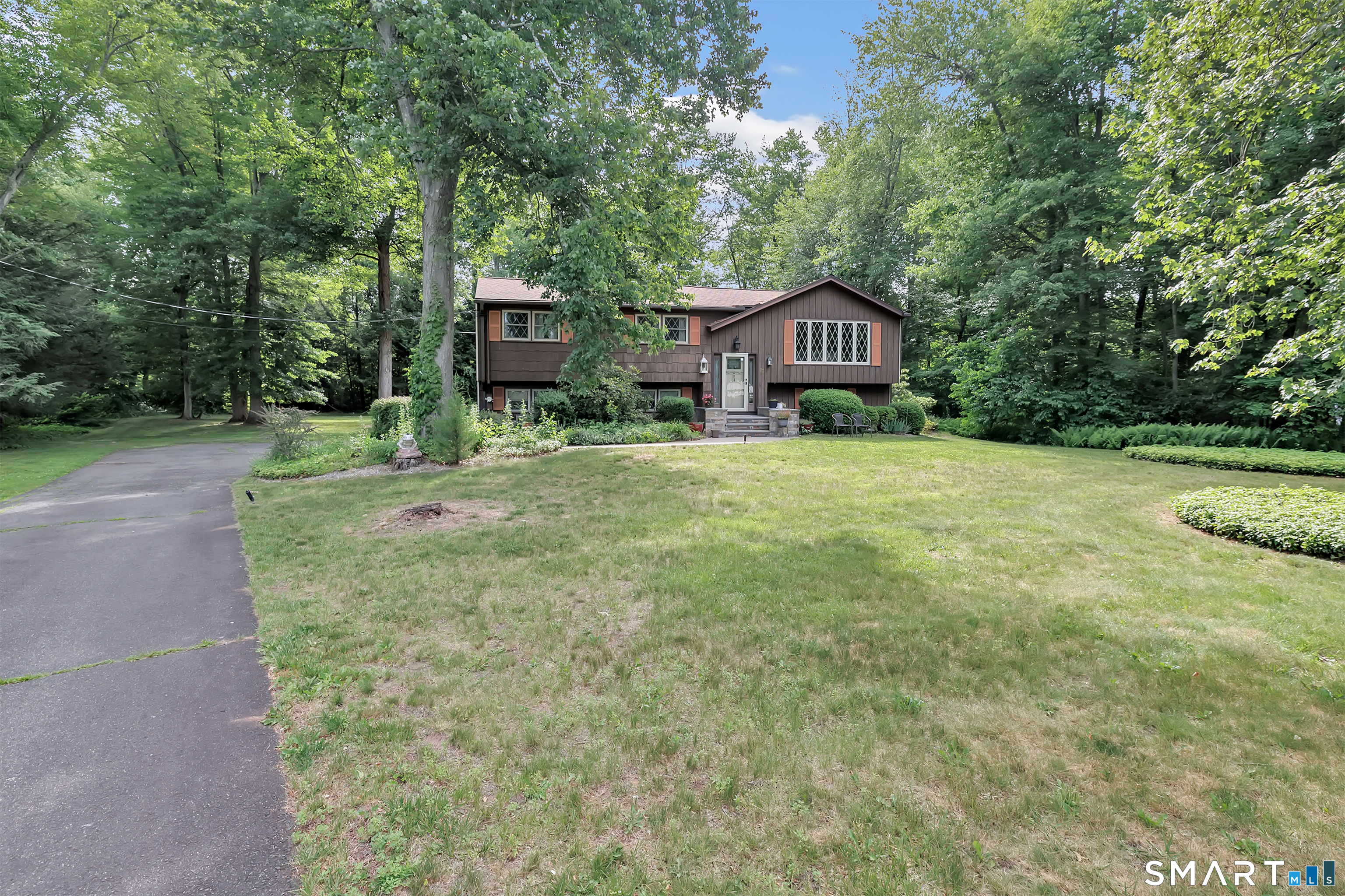 23 Leighton Court North Haven CT 06473