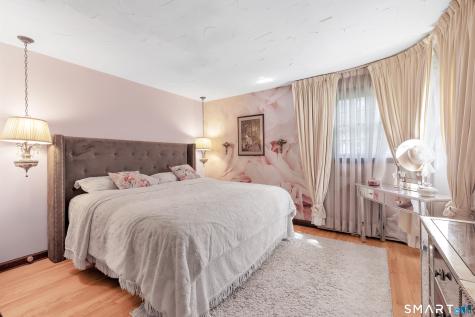 23 Leighton Court North Haven CT 06473