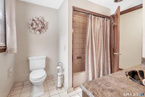 23 Leighton Court North Haven CT 06473