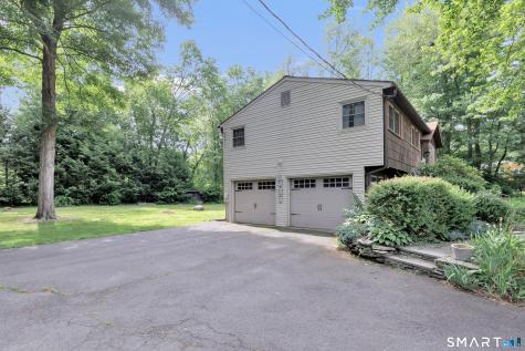 23 Leighton Court North Haven CT 06473