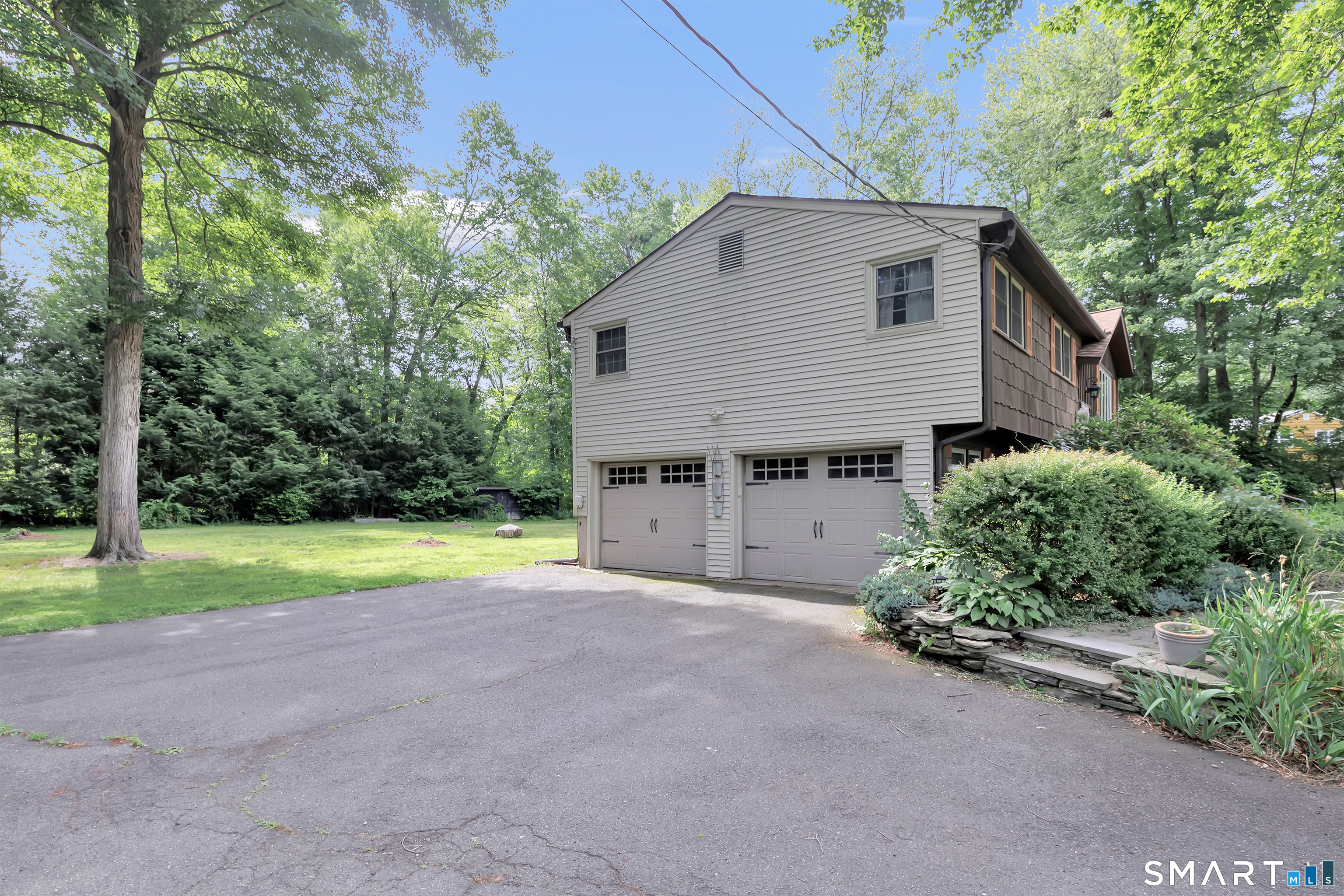 23 Leighton Court North Haven CT 06473